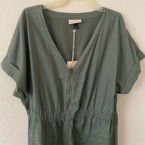 🪀 Army Green zipper dress NEW size L